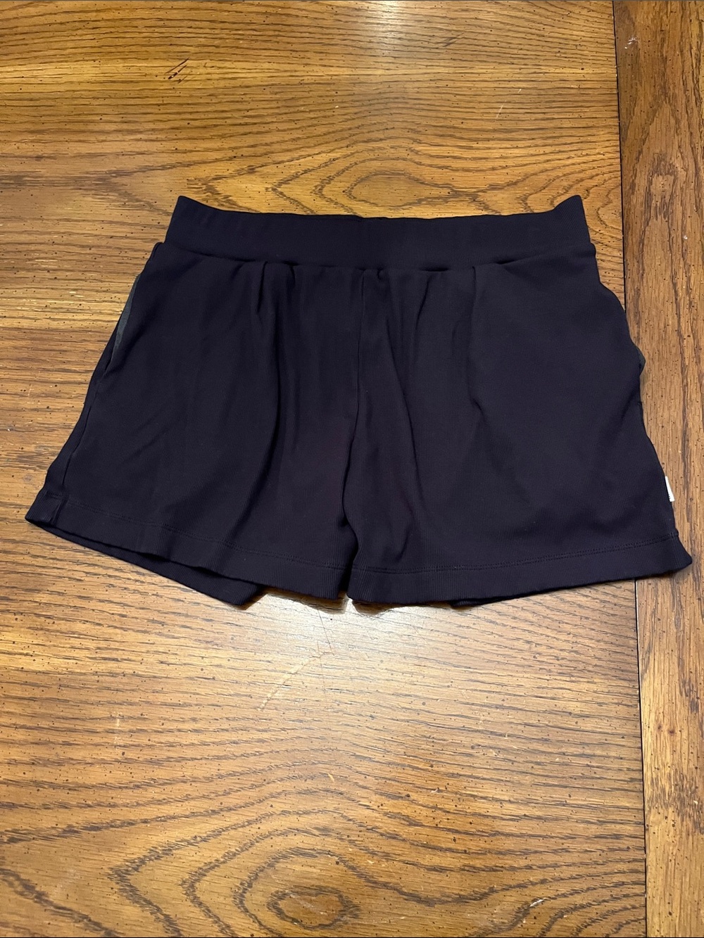 Vuori Villa Everyday Shorts, size medium